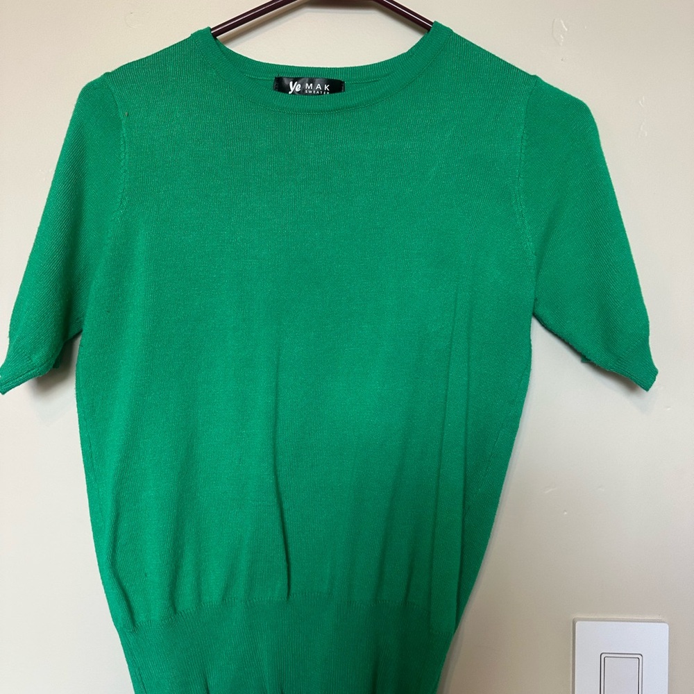Mak Women's Green Crew Neck Sweater